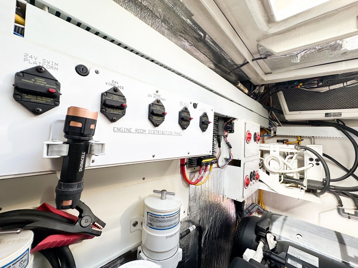 2019 Cruisers Yachts 50 