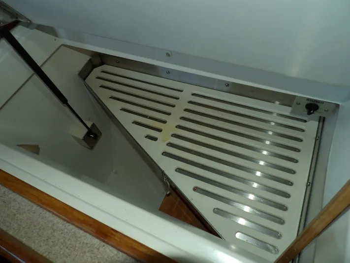 Summer Breeze Yacht Photos Pics 