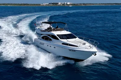 Azimut 46