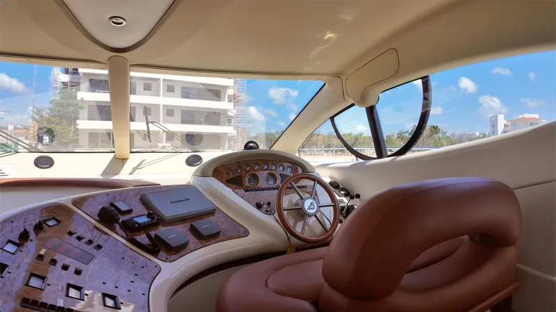 Larras III Yacht Photos Pics 