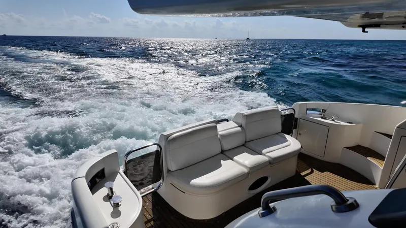 Larras III Yacht Photos Pics 