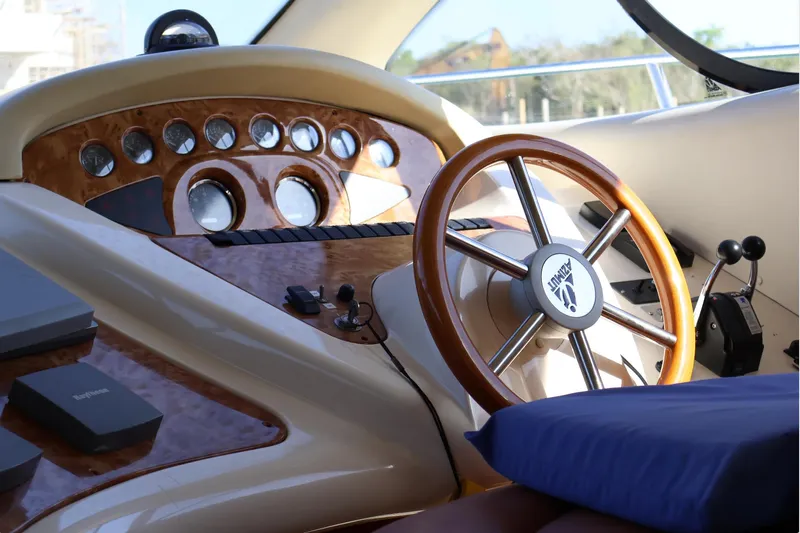 Larras III Yacht Photos Pics 