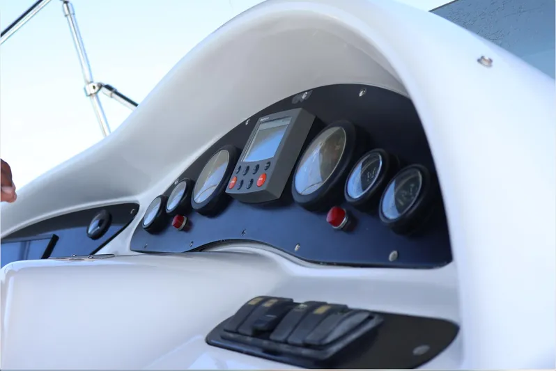 Larras III Yacht Photos Pics 