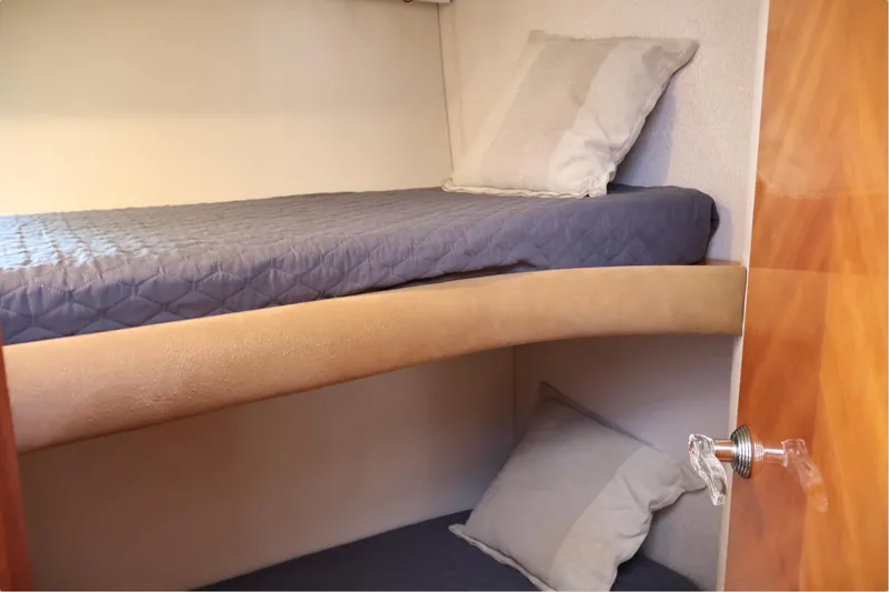 Larras III Yacht Photos Pics 