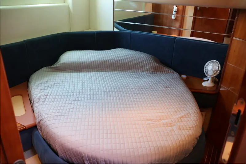 Larras III Yacht Photos Pics 