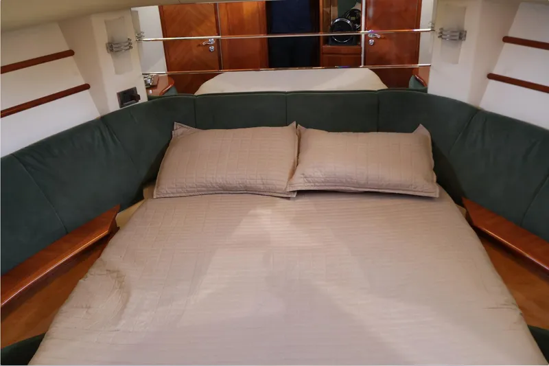 Larras III Yacht Photos Pics 