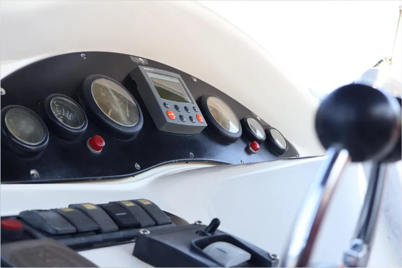 Larras III Yacht Photos Pics 