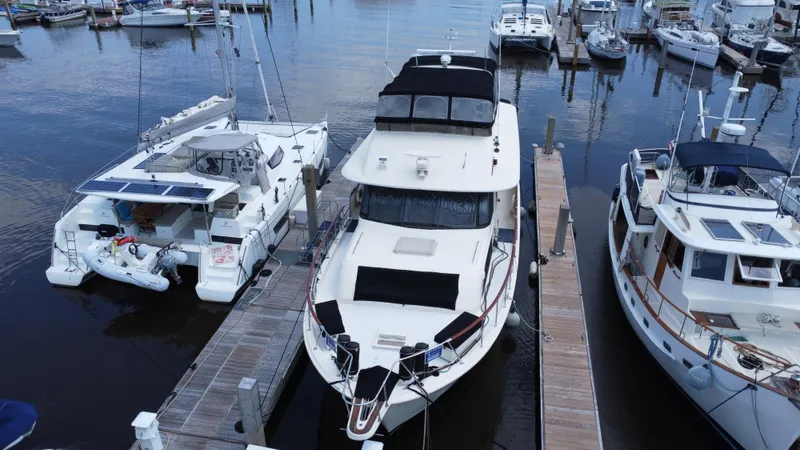 Jolly Mon III Yacht Photos Pics 