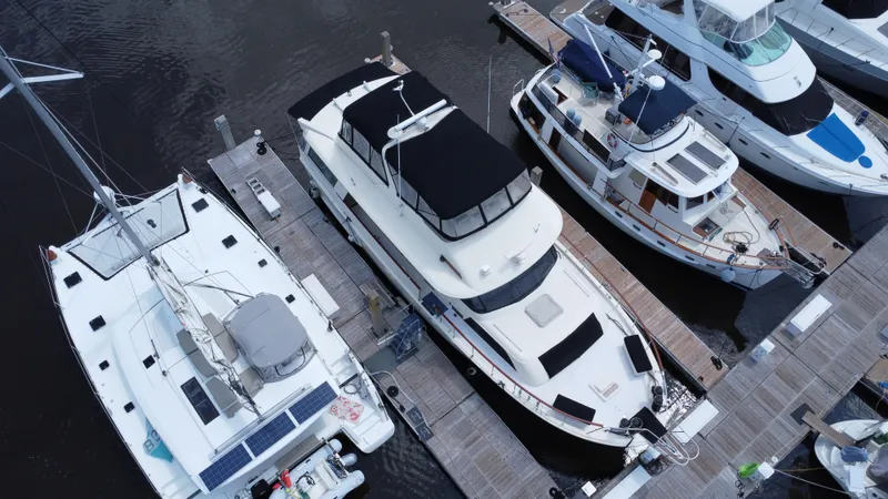 Jolly Mon III Yacht Photos Pics 