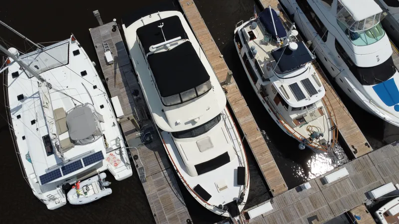 Jolly Mon III Yacht Photos Pics 