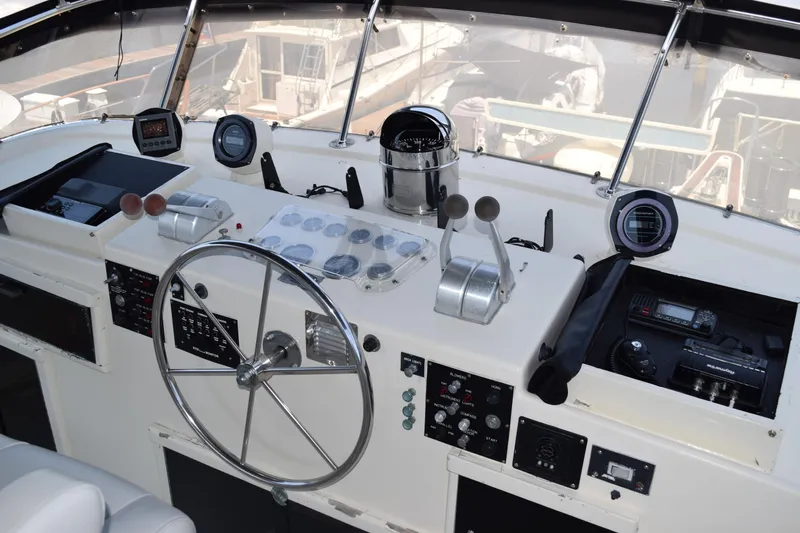 Jolly Mon III Yacht Photos Pics 