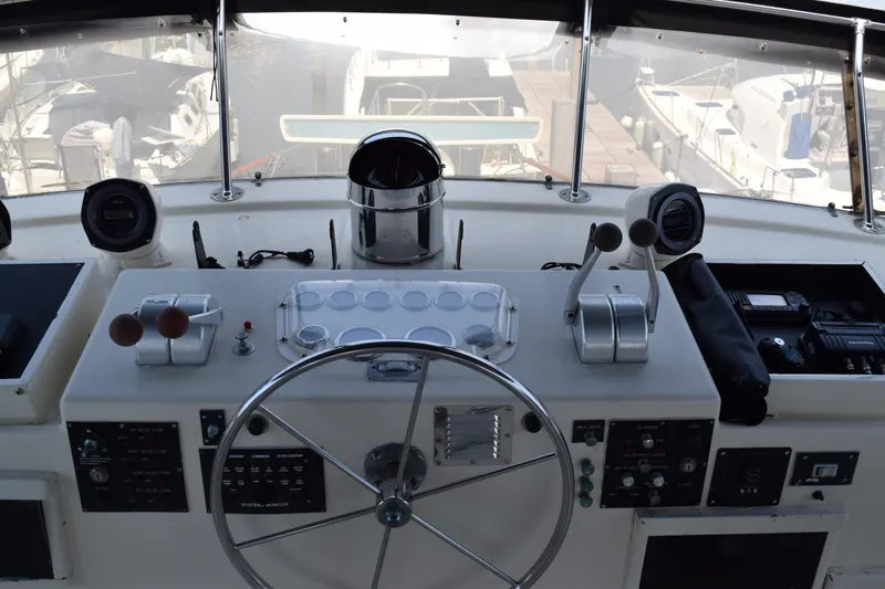 Jolly Mon III Yacht Photos Pics 