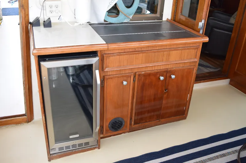 Jolly Mon III Yacht Photos Pics 