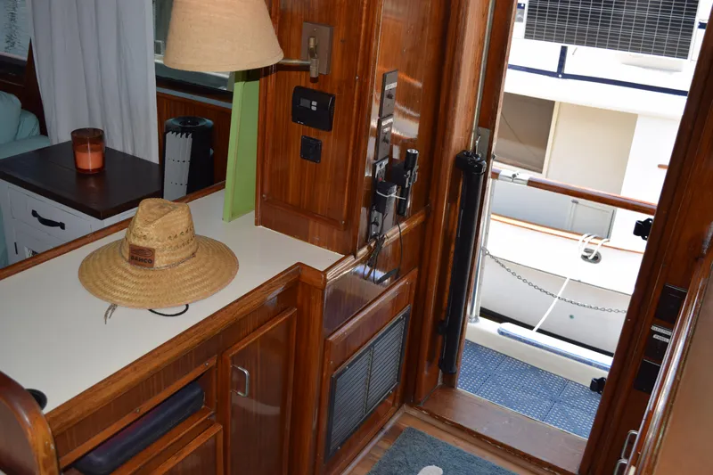 Jolly Mon III Yacht Photos Pics 