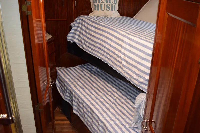 Jolly Mon III Yacht Photos Pics 