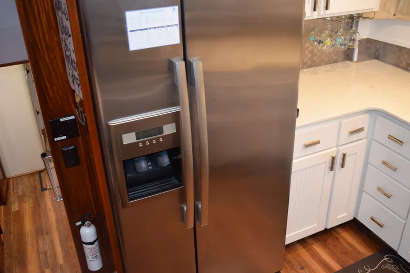 Jolly Mon III Yacht Photos Pics 