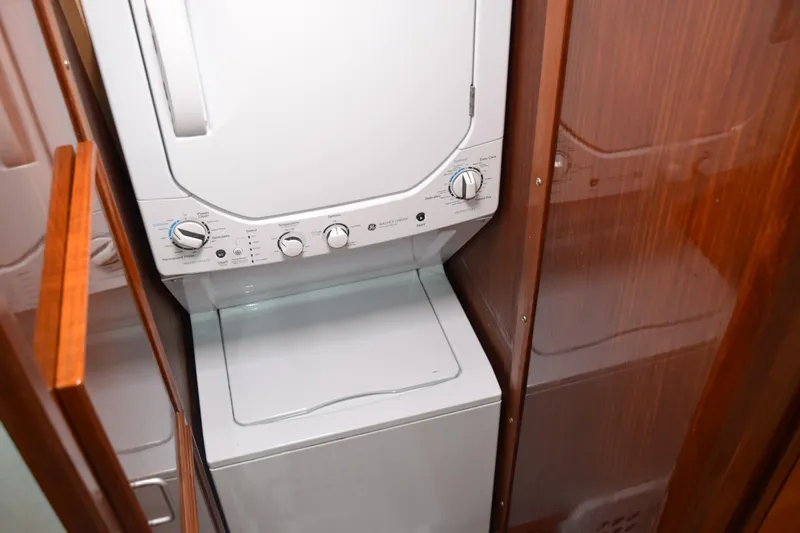 Jolly Mon III Yacht Photos Pics 