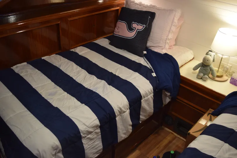 Jolly Mon III Yacht Photos Pics 