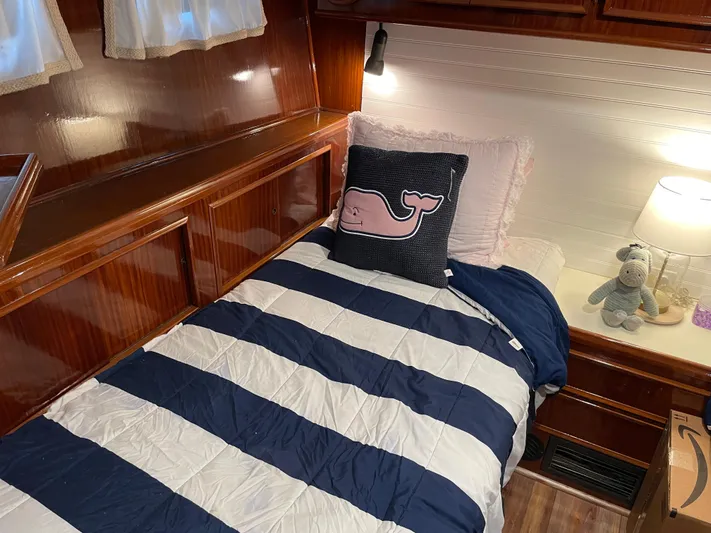 Jolly Mon III Yacht Photos Pics 