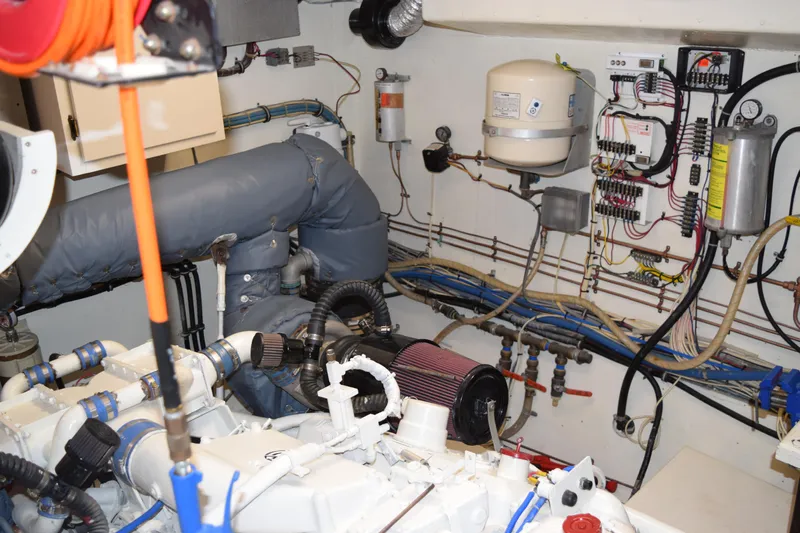 Jolly Mon III Yacht Photos Pics 