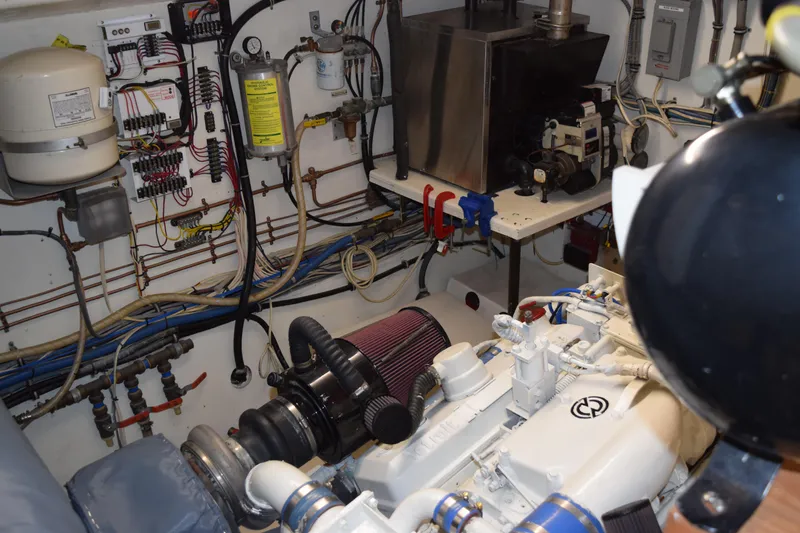 Jolly Mon III Yacht Photos Pics 