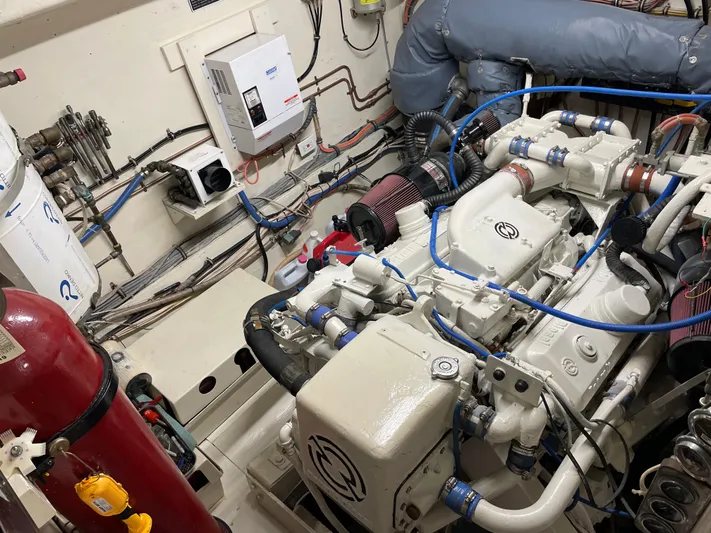 Jolly Mon III Yacht Photos Pics 