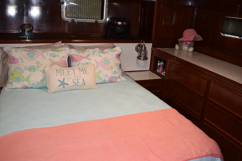 Jolly Mon III Yacht Photos Pics 