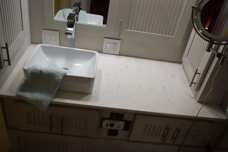 Jolly Mon III Yacht Photos Pics 