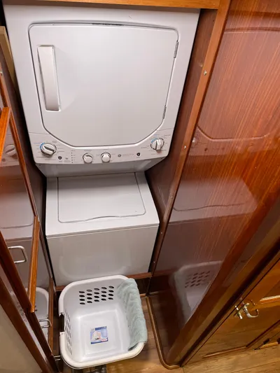 Jolly Mon III Yacht Photos Pics 