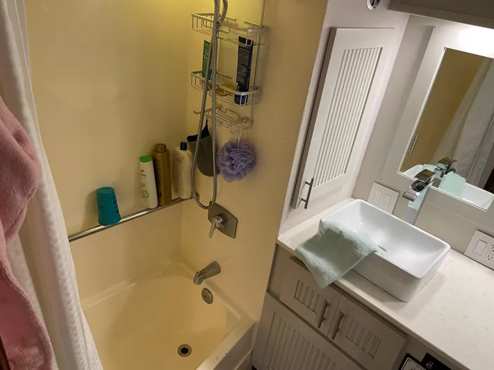 Jolly Mon III Yacht Photos Pics 