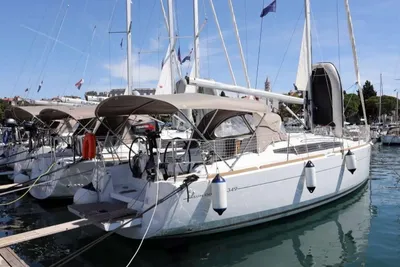 2016 Jeanneau Sun Odyssey 349