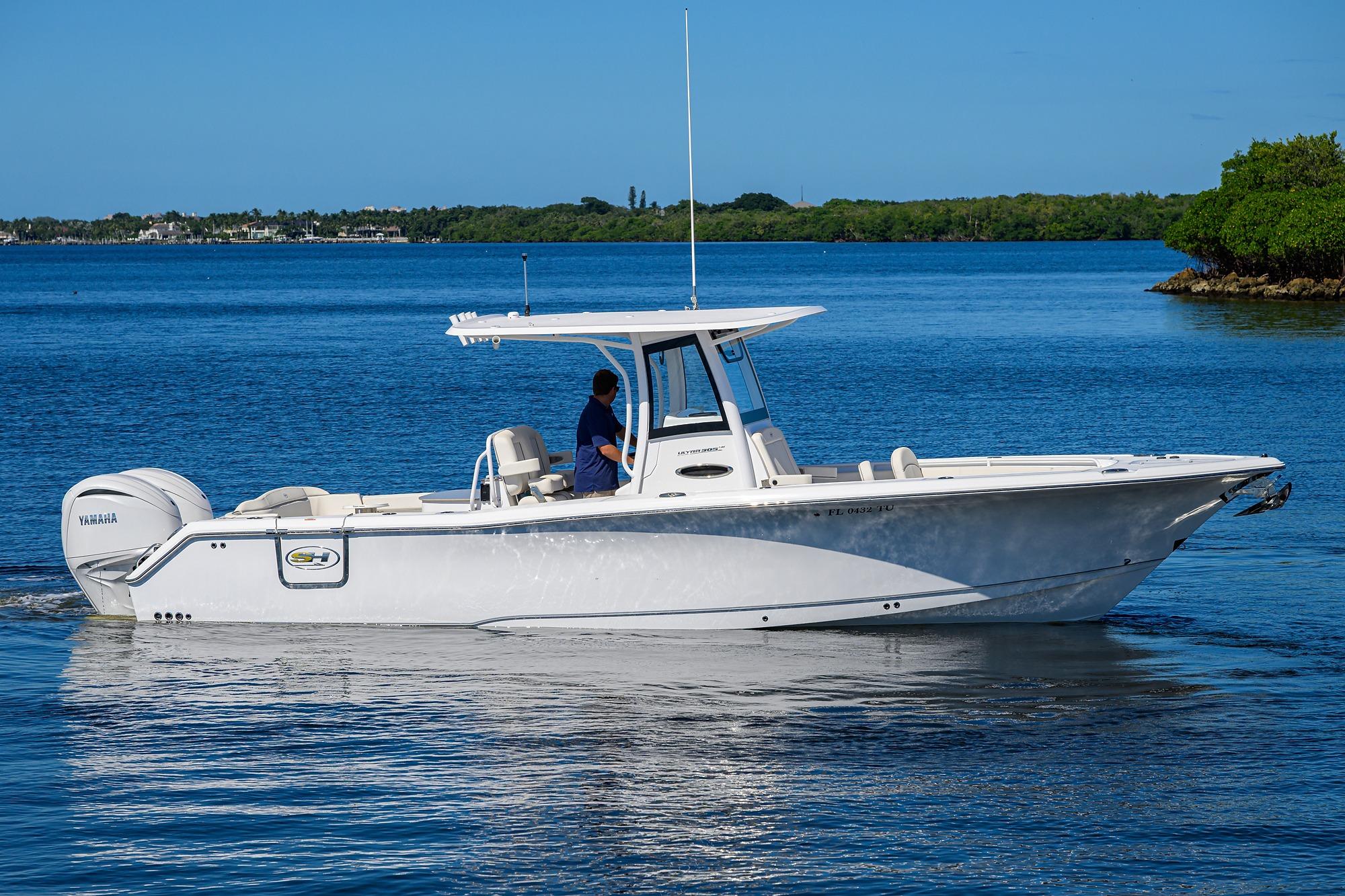 Sea Hunt Ultra 305 SE