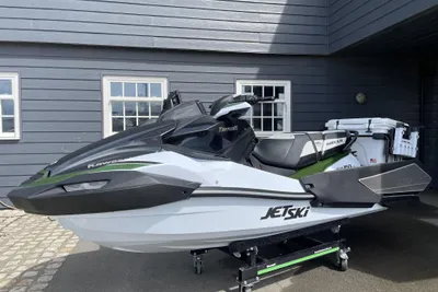 2025 Kawasaki Ultra 160LX-S Angler