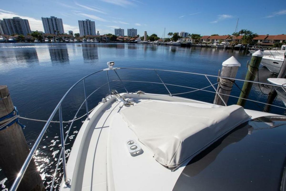 2012 Carver 44 