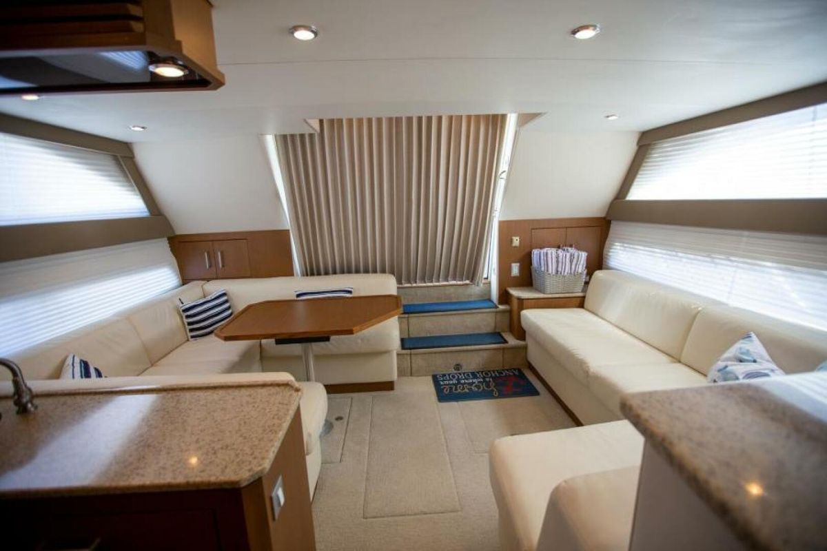 2012 Carver 44 