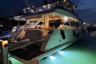 Yacht