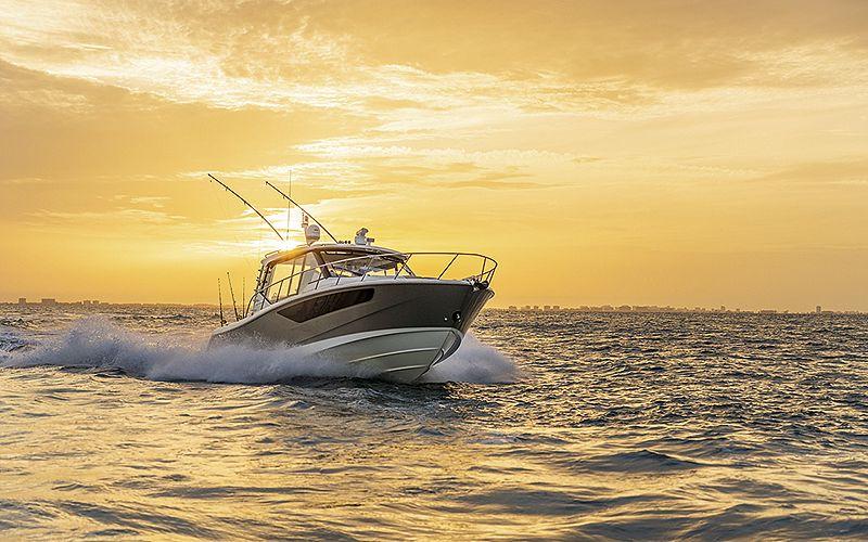 2024 Boston Whaler 405 Conquest