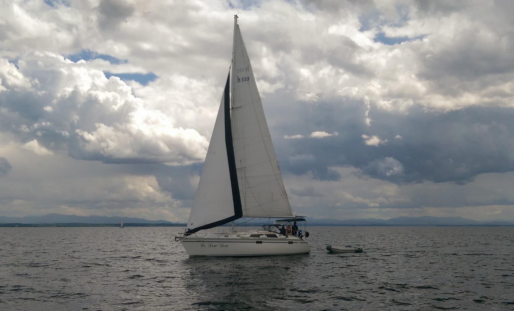 1992 Hunter 33.5 Sloop for sale YachtWorld