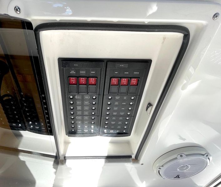 2017 Intrepid 430 Sport Yacht