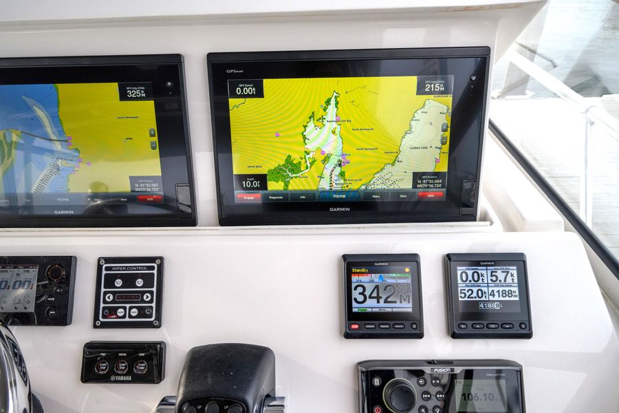 2017 Intrepid 430 Sport Yacht