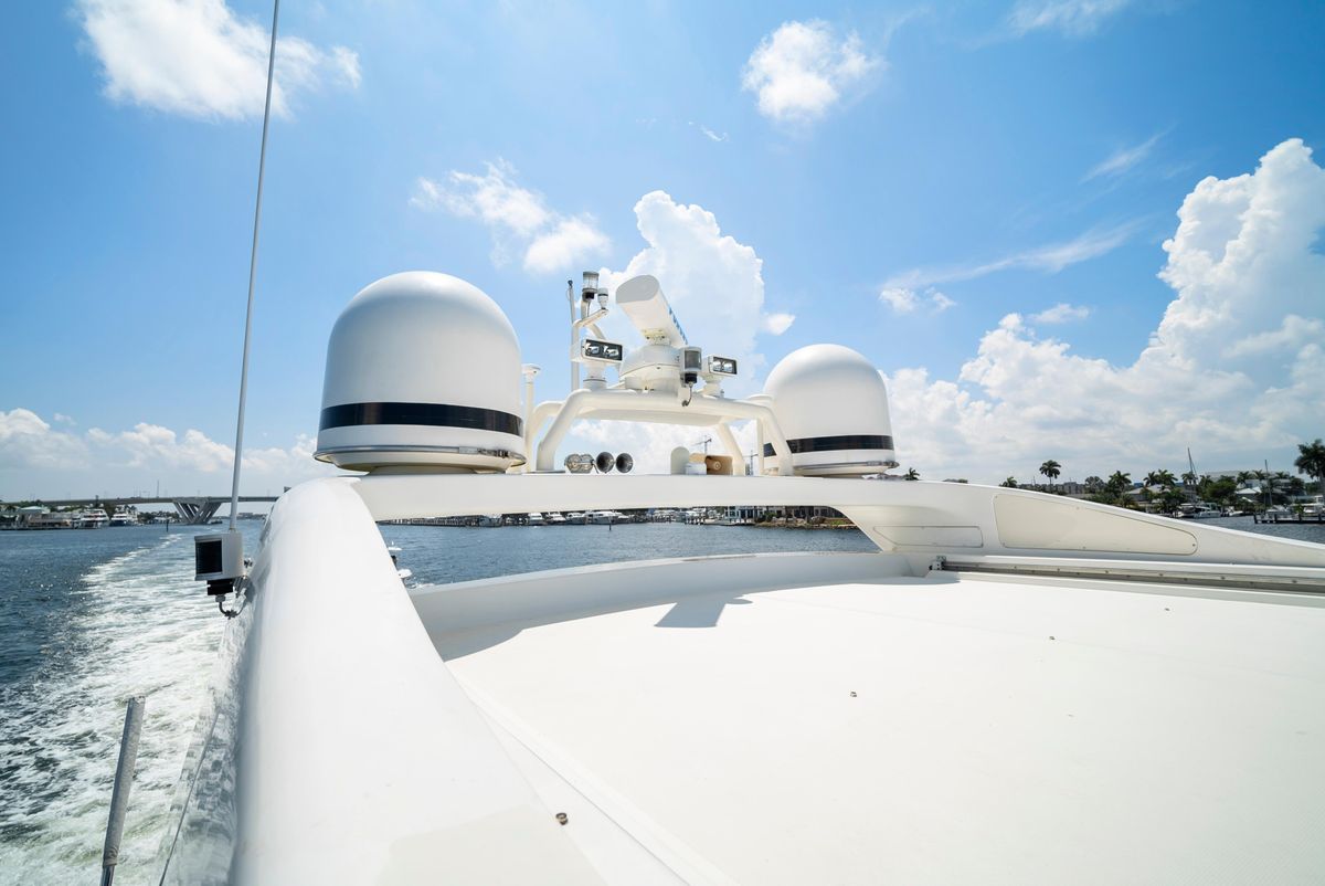2001 Mangusta 72 