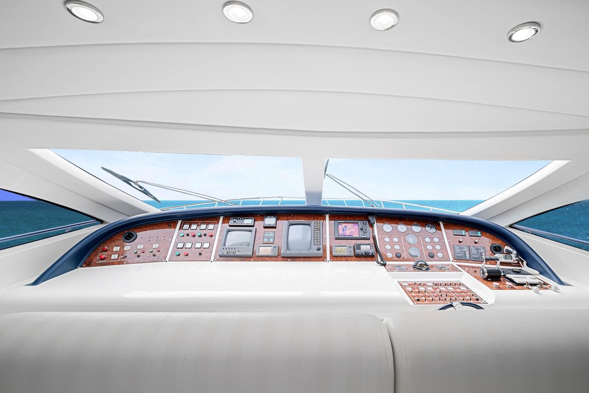 2001 Mangusta 72 
