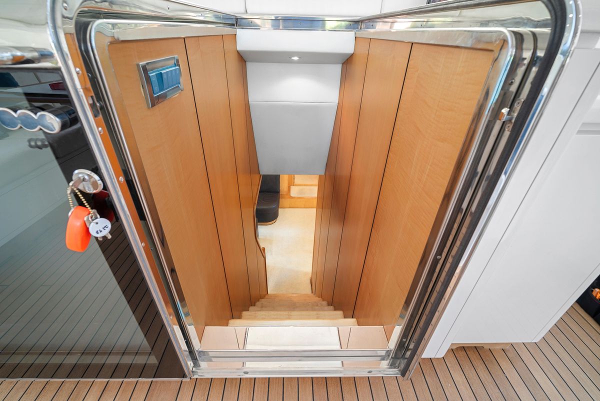 2001 Mangusta 72 