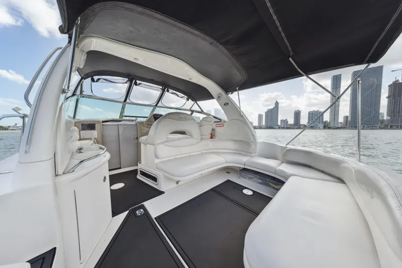 Genesis Yacht Photos Pics 2003 Sea Ray 380 Sundancer yacht interior with city skyline view.