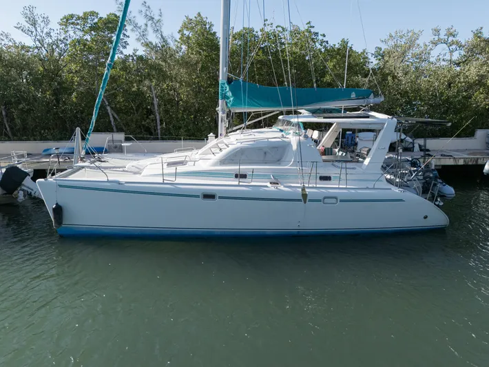 Tango Yacht Photos Pics 