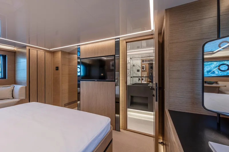 Bahari Yacht Photos Pics Luxurious interior of 2020 Pearl 62 yacht with modern design and elegant furnishings.