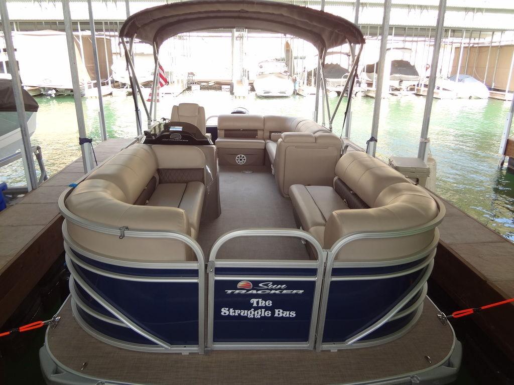 2020 Sun Tracker Party Barge 20 DLX