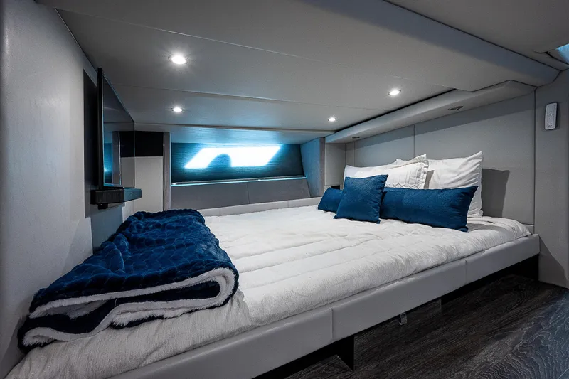 Legacy Yacht Photos Pics Luxurious cabin interior of 2022 Formula 500 Super Sport Crossover yacht.