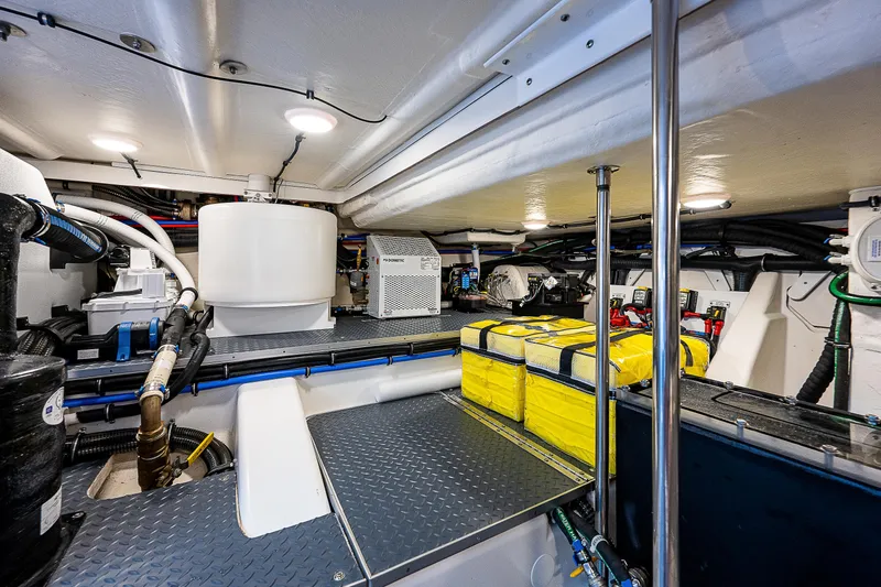 Legacy Yacht Photos Pics 