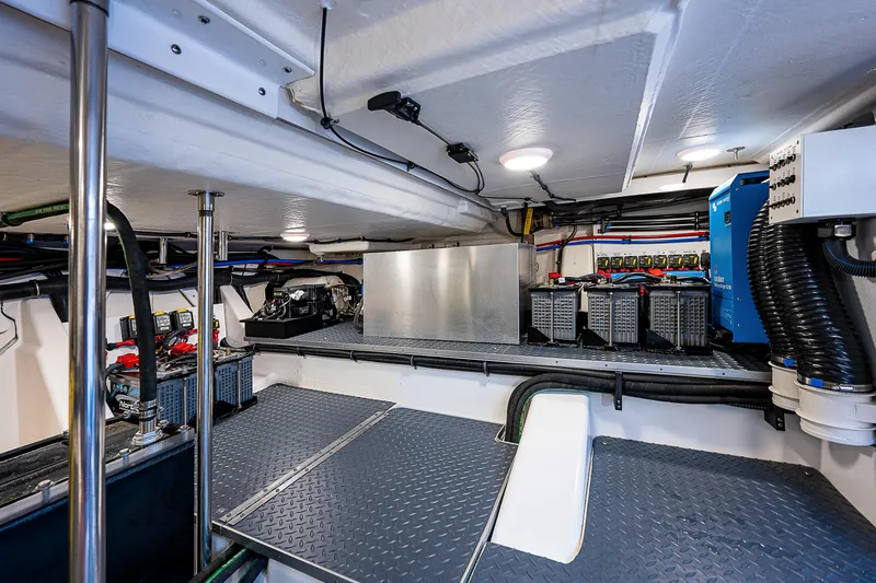 Legacy Yacht Photos Pics 